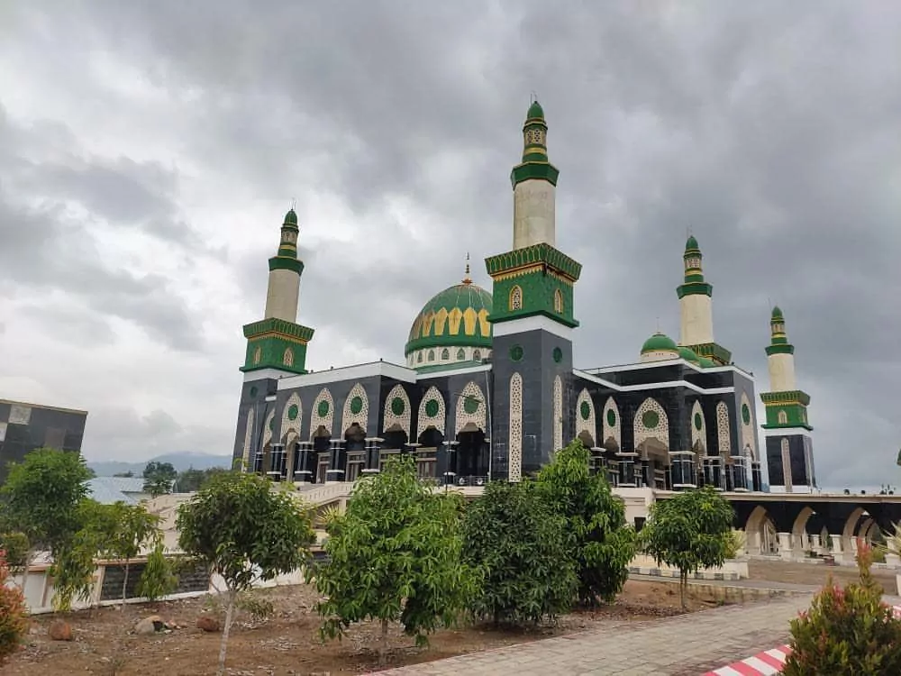 Masjid Agung Lebong: Paduan Megah Desain Modern dan Sentuhan Dekorasi Religius