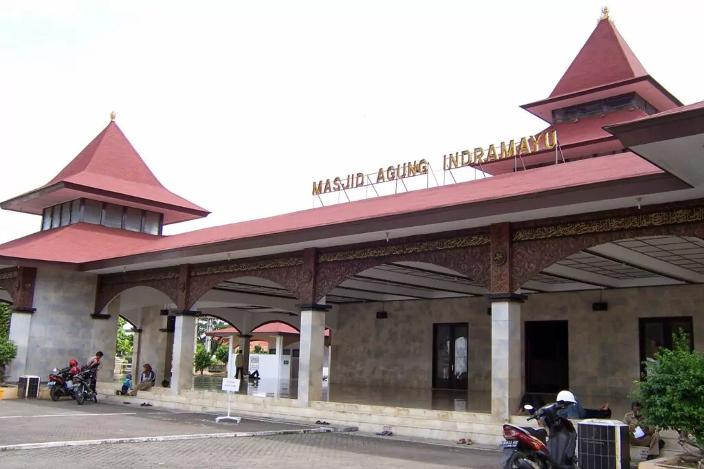 Masjid Agung Indramayu: Harmoni Desain Modern dan Warisan Kota Mangga