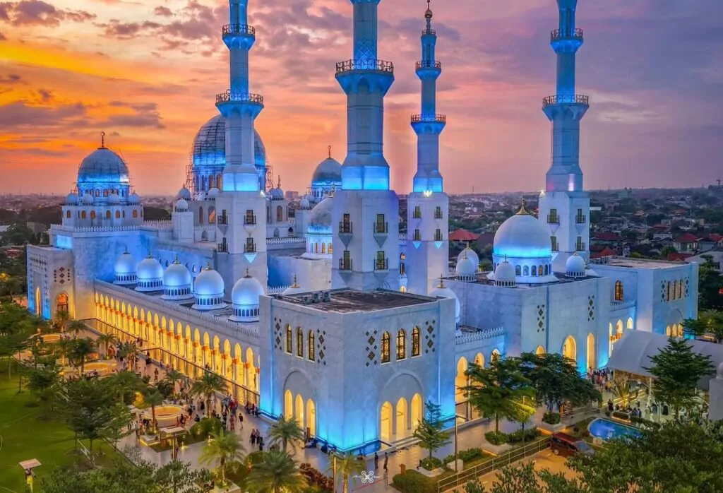 Masjid Syekh Zayed Solo: Pesona Spektakuler Permata Abu Dhabi di Jantung Jawa