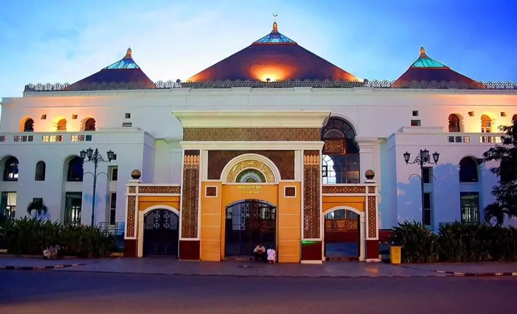 Masjid Agung Palembang: Pusat Ibadah Warisan Kesultanan