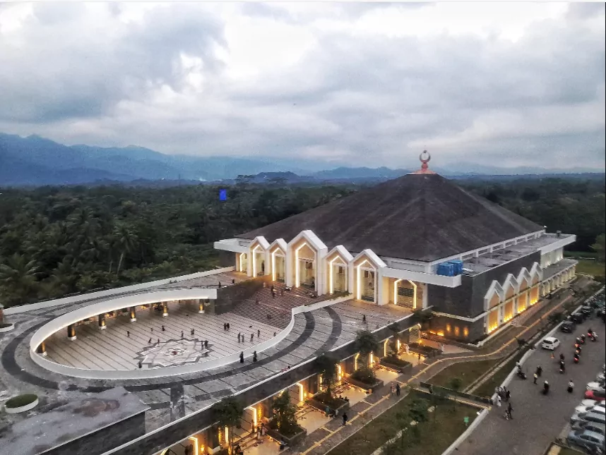 Masjid Agung Magelang: Saksi Bisu Perjalanan Peradaban Kota dan Kemegahan Arsitektur Lintas Zaman