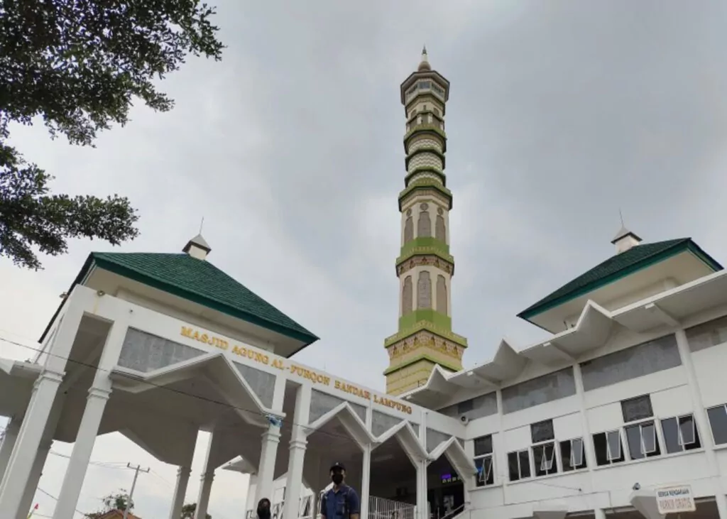 Masjid Al Furqon Bandar Lampung: Sejarah, Arsitektur, dan Kubah Unik