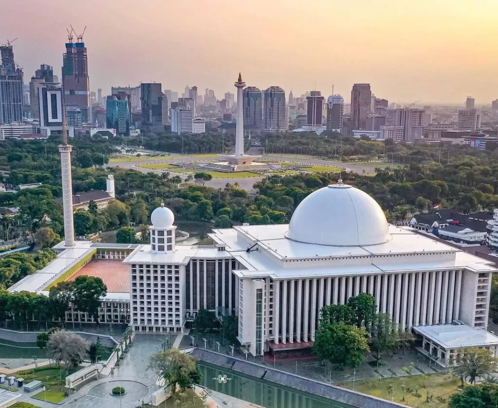 Ikoniknya Masjid Istiqlal Jakarta: Filosofi Arsitektur dan Rahasia Kubah Tunggal