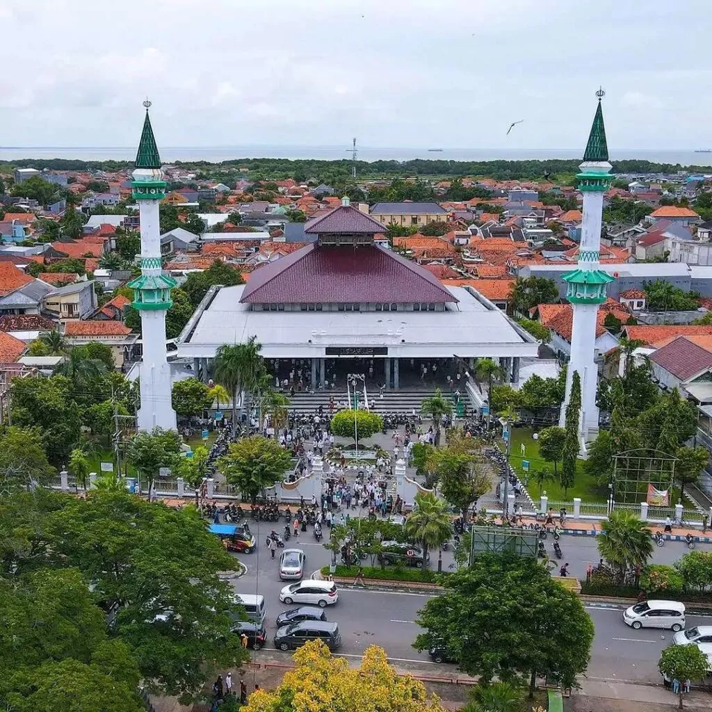 Masjid Agung Bangkalan: Narasi Sejarah dan Keagungan Desain yang Tak Lekang Waktu