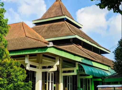 Sentuhan Estetika dan Sejarah Masjid Agung Sleman Yogyakarta