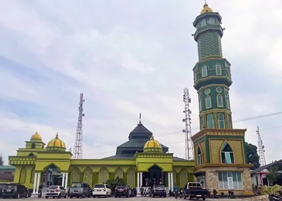 Pesona Megah Ikon Religi Masjid Agung Sidikalang