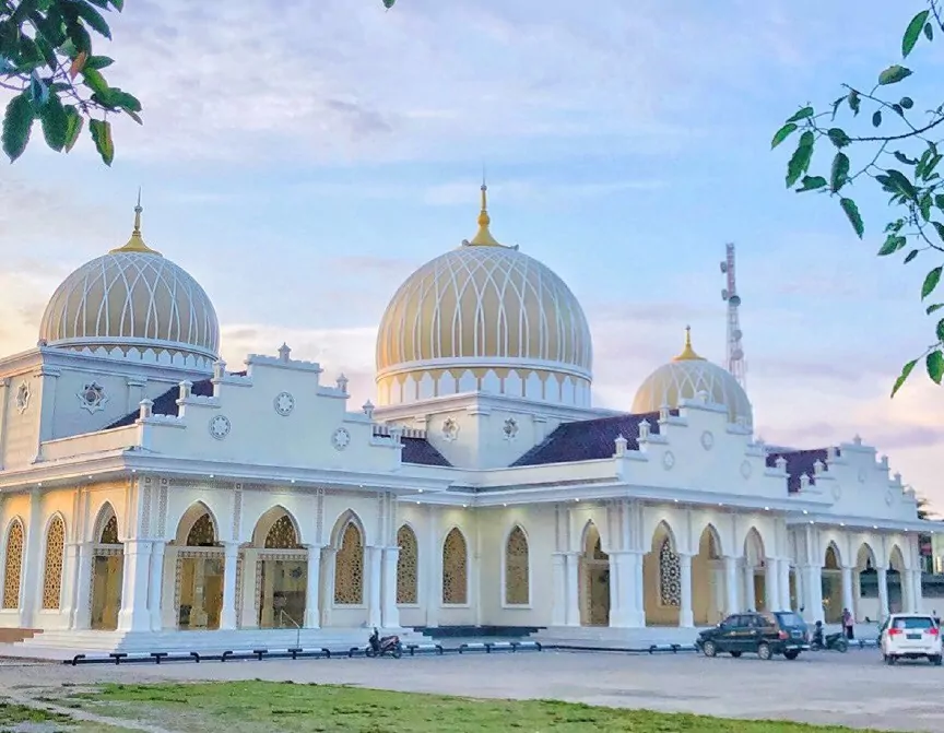 Mengenal Lebih Dekat Kemegahan Interior Masjid Agung Sulthan Jeumpa