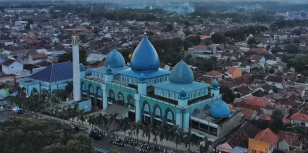 Melihat Megahnya Arsitektur Masjid Agung Baiturrahman Banyuwangi