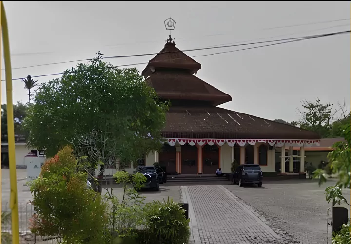 Kenyamanan beribadah dan Estetika Arsitektur dari Masjid Agung Al-Muslimin
