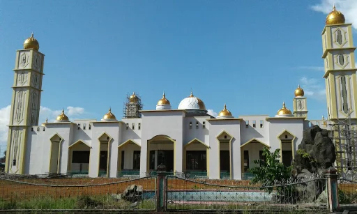 Pesona Arsitektur Masjid Agung Darunnajah Kapuas Hulu Kalbar