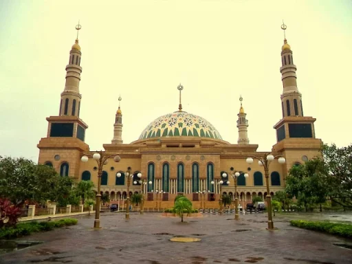 Keindahan Masjid Islamic Center Samarinda yang Memikat Wisatawan Religi