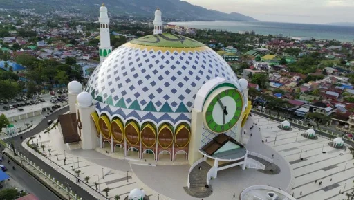 Masjid Raya Baitul Khairaat, Ikon Religi Berarsitektur Unik