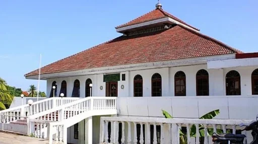 Masjid Agung Al Baitul Qadim: Warisan Islam Kupang