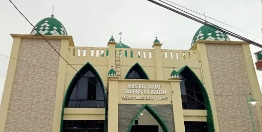 Masjid Jami’ Daarus Sa’aadah, Pesona Arsitektur Islami yang Memukau Wisatawan